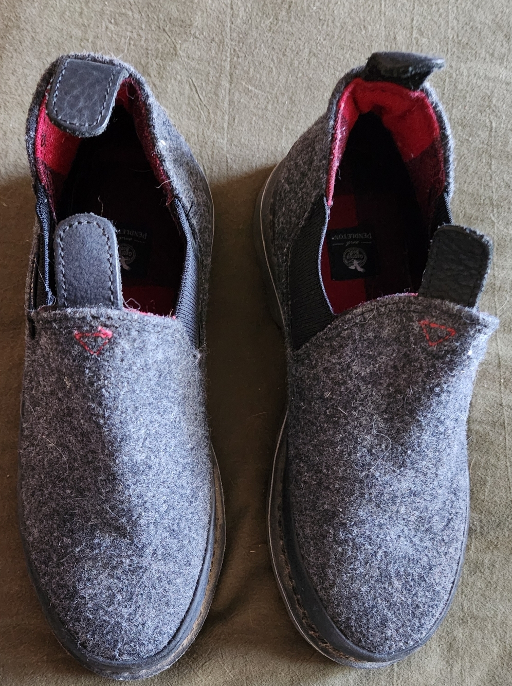 PENDLETON GEORGIA BLACK AND CHARCOAL GRAY ROMEO SHOE/ BOOT